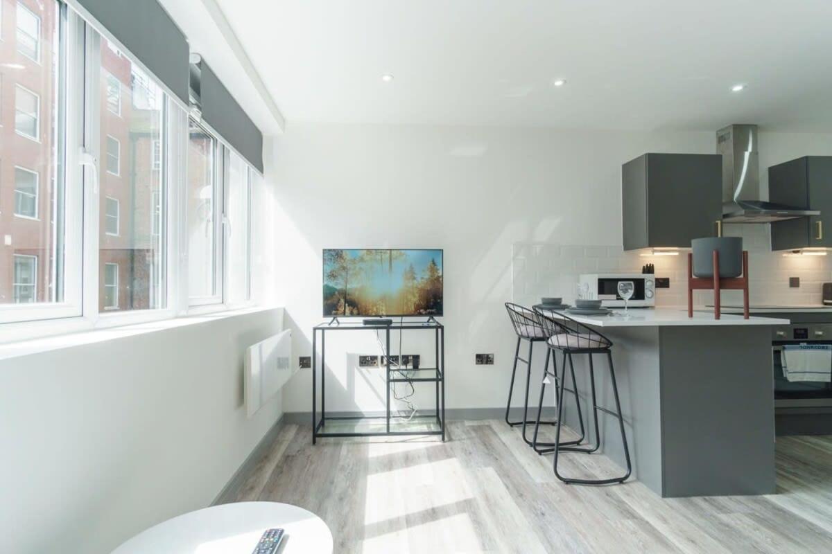 Modern 1 Bedroom Apartment In Preston Centre Dış mekan fotoğraf